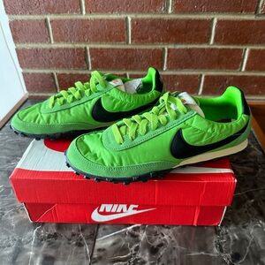 NIKE WAFFLE RACER '17 PRM  ACTION GREEN/BLACK-GREEN GUSTO Men’s 6.5, Women’s 8